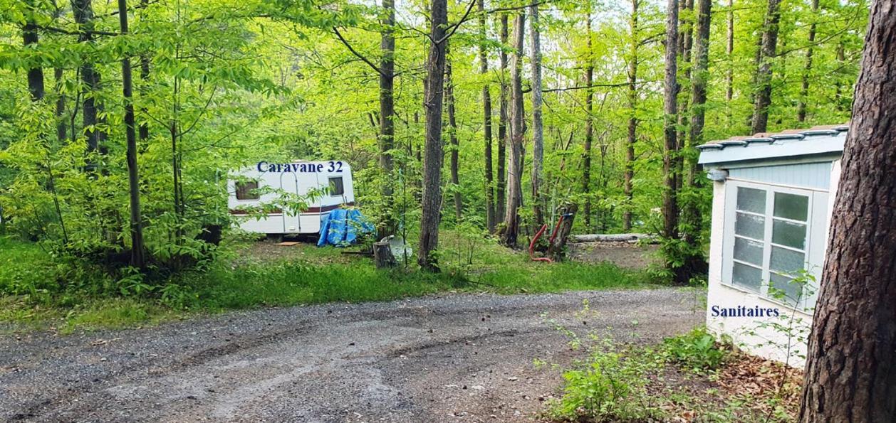 Camping Le P'Tit Bonheur Escaro Buitenkant foto